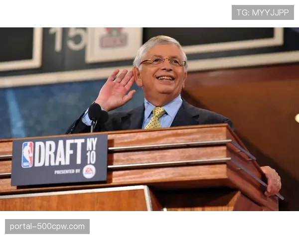 德国职业联盟讨论提案，考虑增加每场比赛替补席报名人数